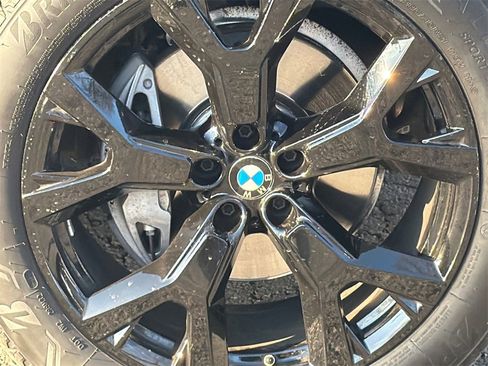 Used 2022 BMW X7 xDrive40i w/ Premium Package image 5