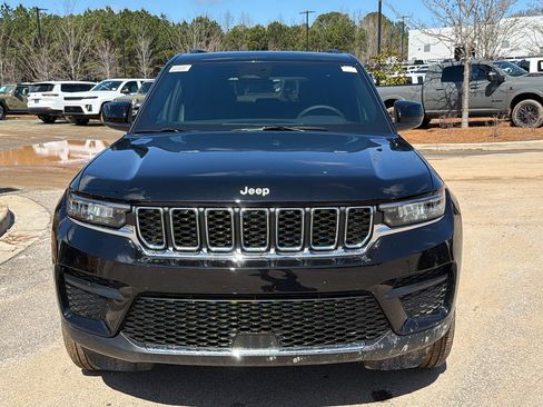 New 2026 Jeep Grand Cherokee Laredo X RWD image 3