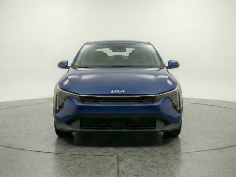 Used 2025 Kia K4 LXS image 2