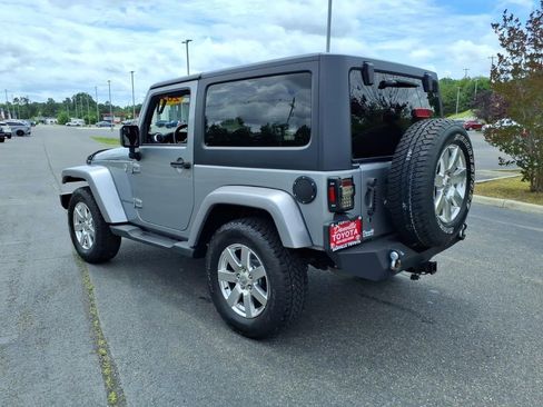 Used 2015 Jeep Wrangler Sahara AWD/4WD image 22