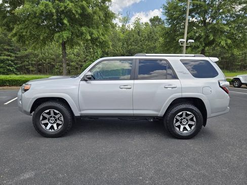 Used 2018 Toyota 4Runner TRD Off-Road Premium AWD/4WD image 10