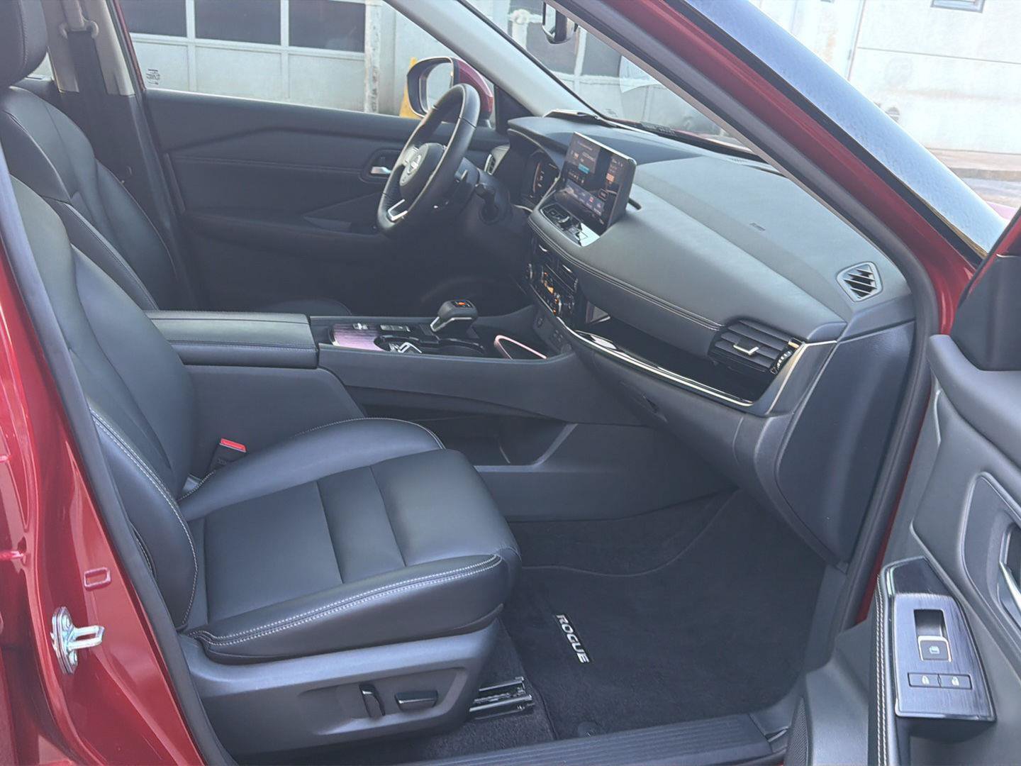 Used 2024 Nissan Rogue SL w/ SL Premium Package FWD image 13