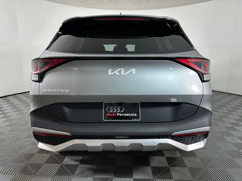 Used 2023 Kia Sportage LX image 8