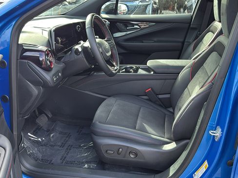 Used 2025 Chevrolet Blazer EV RS w/ Super Cruise Package image 8