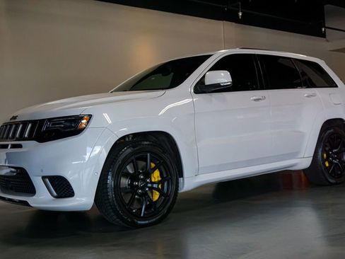 Used 2018 Jeep Grand Cherokee Trackhawk w/ Trailer Tow Group IV image 3