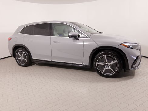 Used 2023 Mercedes-Benz EQS 580 4MATIC SUV image 10