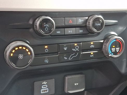Certified 2025 Ford F250 XLT AWD/4WD image 16
