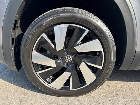 Used 2024 Volkswagen Atlas Cross Sport SE AWD/4WD image 26