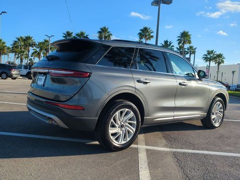 New 2026 Lincoln Corsair Premiere image 4