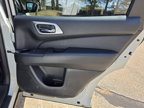Used 2020 Nissan Pathfinder SV AWD/4WD image 20
