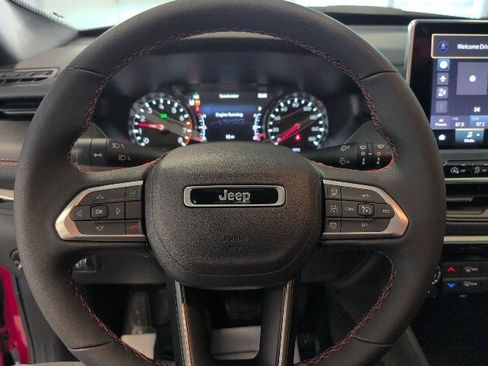 New 2026 Jeep Compass Trailhawk w/ Trailer Tow Group image 17