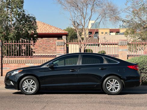 Used 2017 Hyundai Sonata SE FWD image 3