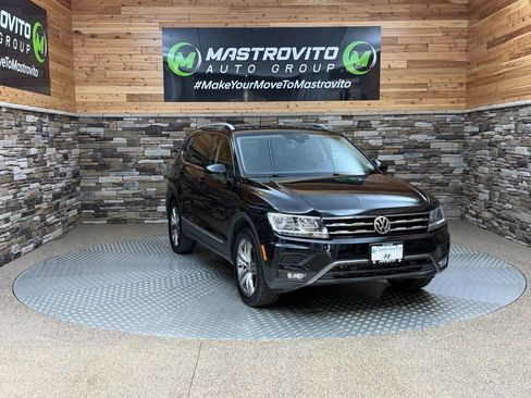 Used 2020 Volkswagen Tiguan SEL image 2