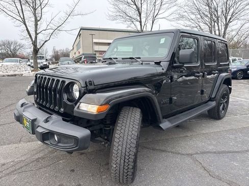 Used 2022 Jeep Wrangler Unlimited Sahara image 3