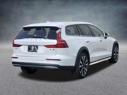 New 2026 Volvo V60 B5 Cross Country Ultra w/ Climate Package image 7