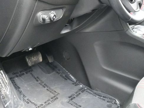 Used 2023 Chevrolet Equinox RS image 26