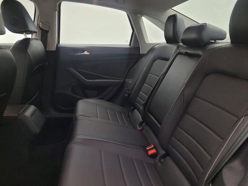 Used 2022 Volkswagen Jetta SE FWD image 18