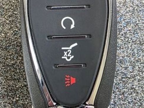 Used 2024 Chevrolet Equinox LT image 32