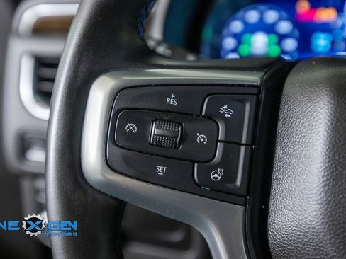Used 2023 Chevrolet Suburban Premier AWD/4WD image 14
