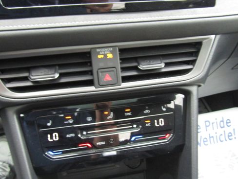 New 2025 Volkswagen Taos SE image 23