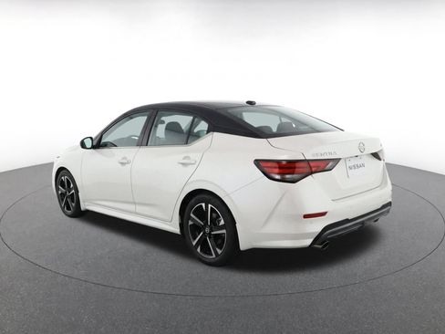 Used 2025 Nissan Sentra SV FWD image 5