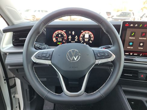 New 2026 Volkswagen Tiguan SE FWD image 16