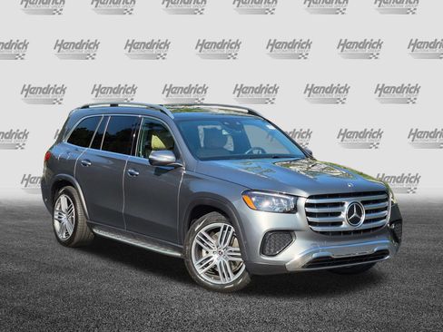 Used 2026 Mercedes-Benz GLS 450 4MATIC image 2