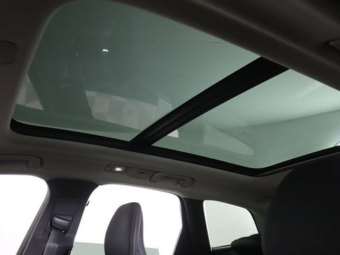 Used 2023 Volvo XC60 B5 Plus w/ Climate Package image 22