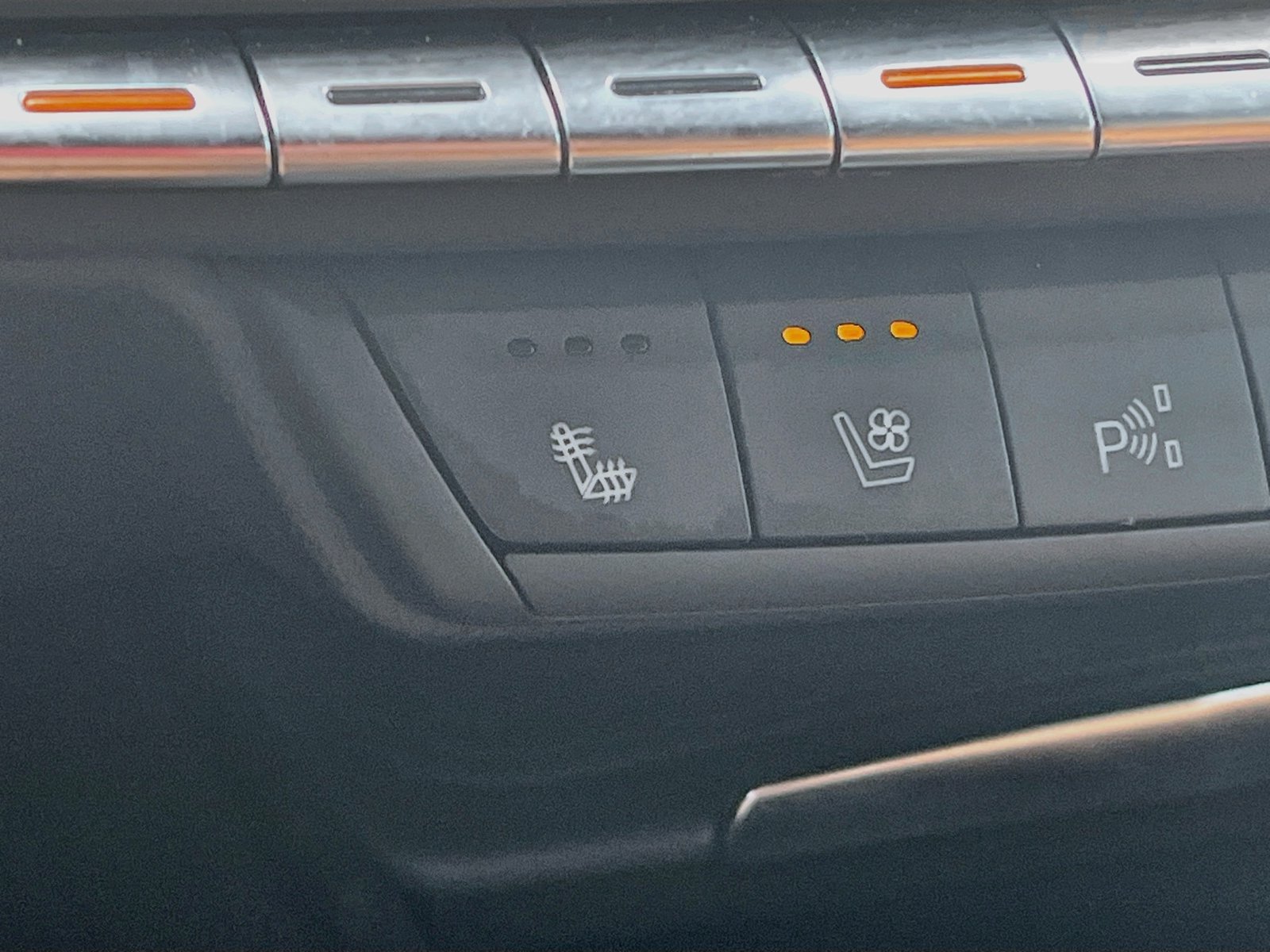 Used 2021 Cadillac XT4 Sport FWD image 21