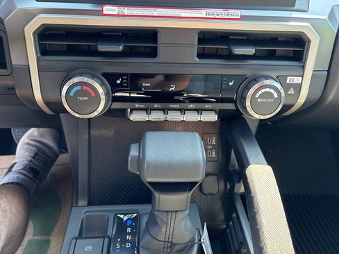 Certified 2026 Toyota Tacoma SR5 AWD/4WD image 25