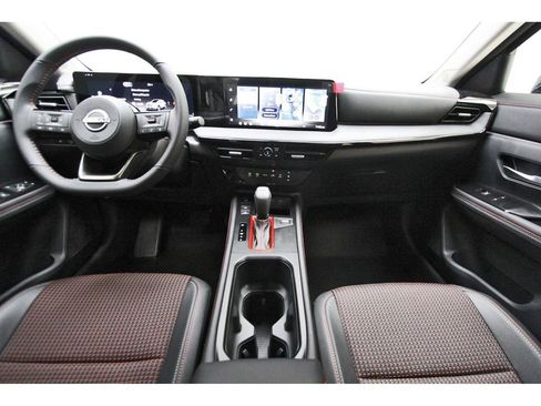 New 2026 Nissan Kicks SR FWD image 7