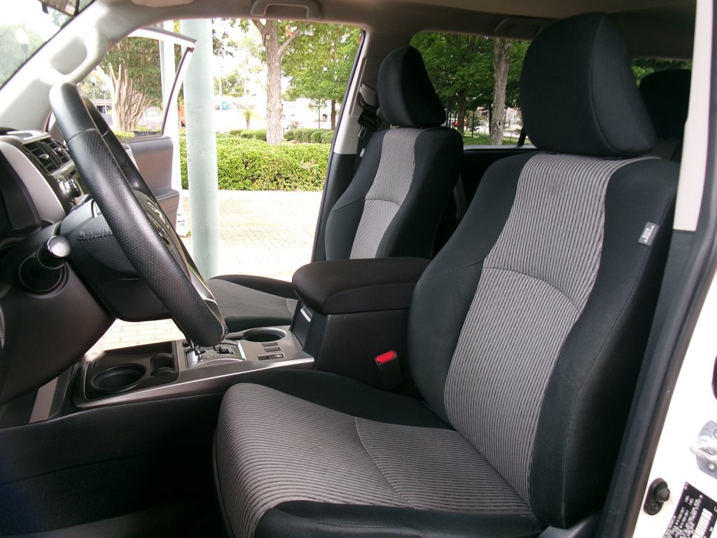 Used 2016 Toyota 4Runner SR5 RWD image 14