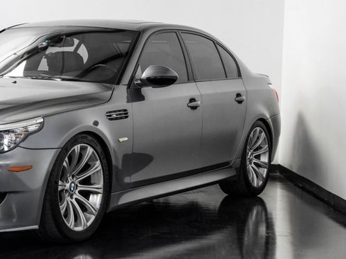 Used 2010 BMW M5 RWD image 8