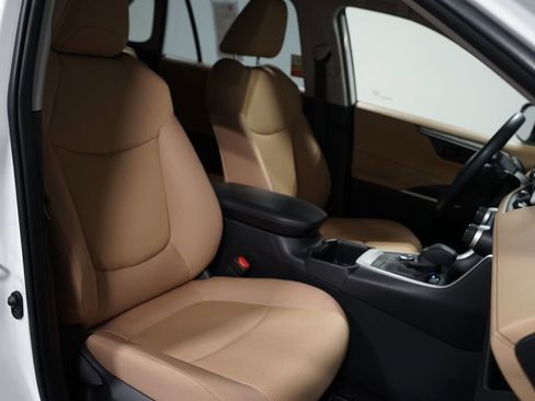 Certified 2025 Toyota RAV4 LE image 26