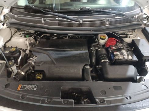 Used 2019 Ford Explorer Platinum image 18