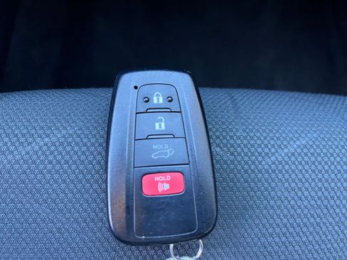 Used 2025 Toyota RAV4 XLE image 22