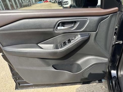 Used 2021 Nissan Rogue SV w/ Premium Package FWD image 24