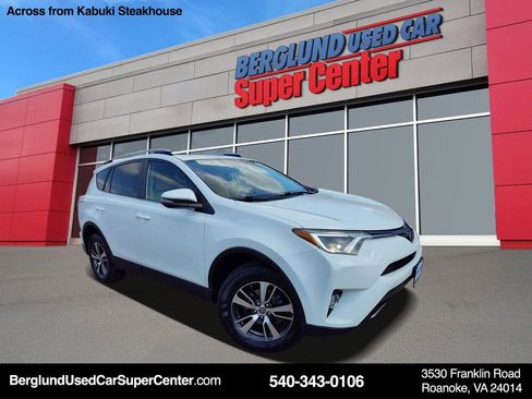 Used 2017 Toyota RAV4 XLE image 1
