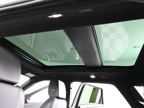 Used 2024 Land Rover Range Rover Evoque S image 4