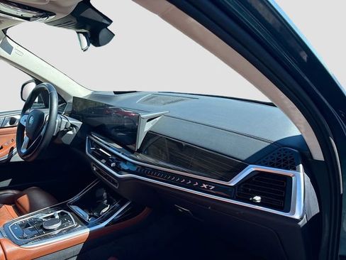 Used 2025 BMW X7 xDrive40i image 15