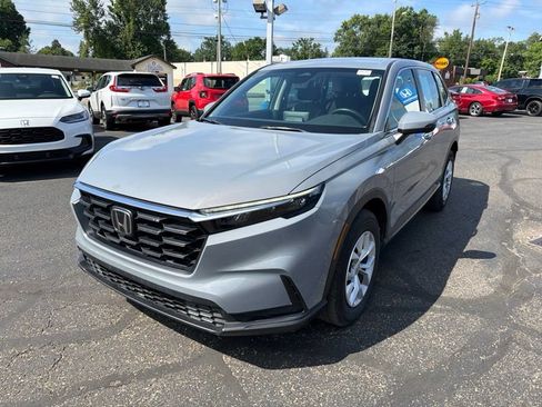 Used 2024 Honda CR-V LX image 3