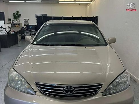 Used 2005 Toyota Camry LE image 2