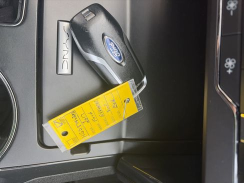 Used 2017 Ford Explorer XLT w/ Equipment Group 202A image 20