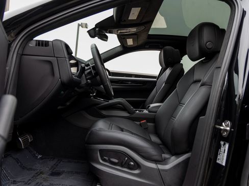 New 2025 Porsche Cayenne GTS image 26