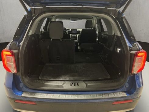 Used 2022 Ford Explorer XLT w/ Equipment Group 202A AWD/4WD image 23