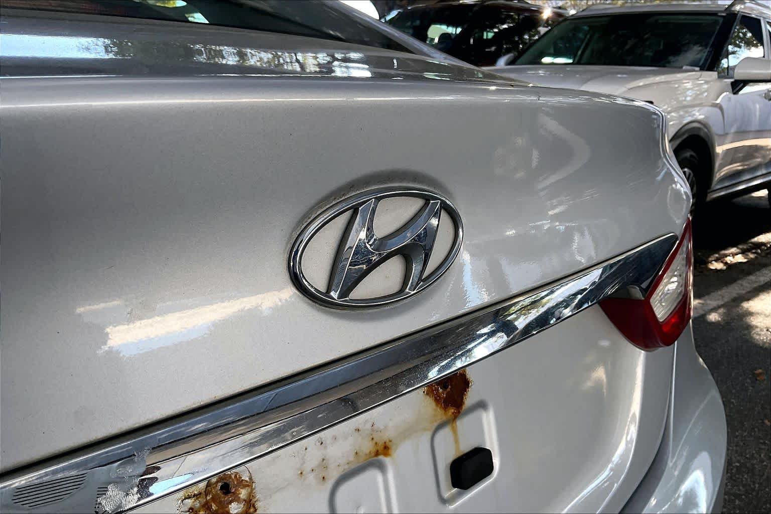 Used 2011 Hyundai Sonata GLS FWD image 29