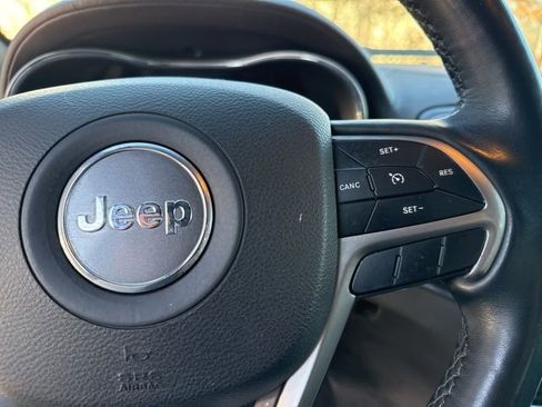 Used 2019 Jeep Grand Cherokee Overland image 38