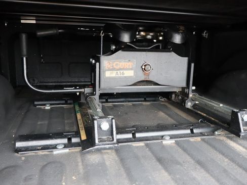 Used 2015 RAM 2500 SLT image 37