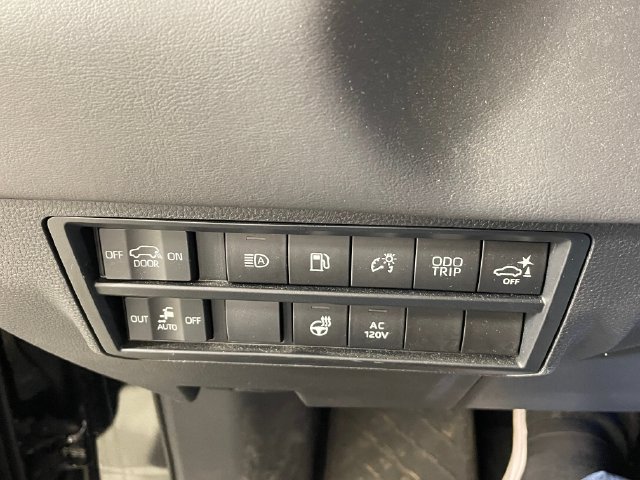 Used 2023 Toyota Sequoia Platinum AWD/4WD image 9