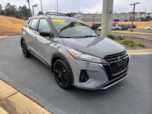 Used 2021 Nissan Kicks SR w/ SR Premium Package image 6